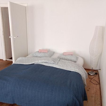 Apartment Mit 1 Schlafzimmer In Altstadthaus Sankt Veit an der Glan Esterno foto